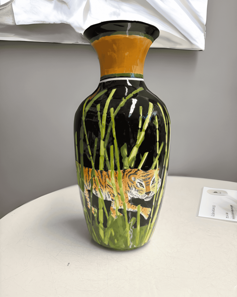 Tiger Vase Ausstellungsstück